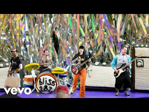 Charly Bliss - I Need A New Boyfriend